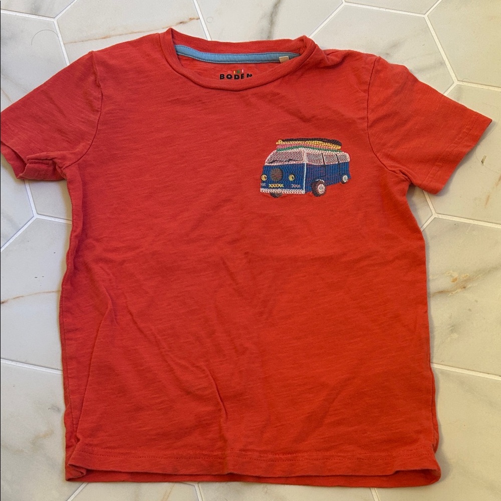 Mini Boden Coral T-Shirt with Embroidered Van